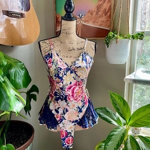 🦋Vintage Victoria’s Secret gold label teddy with floral lace overlay 🦋